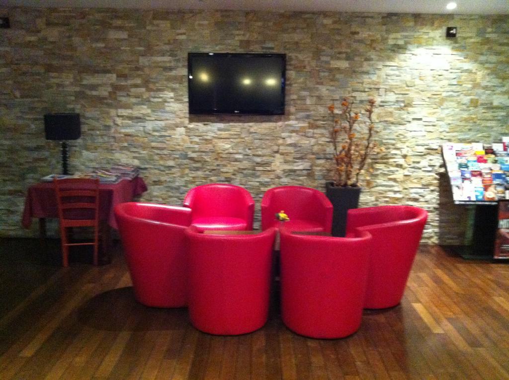 Comfort Hotel Poissy Technoparc エクステリア 写真